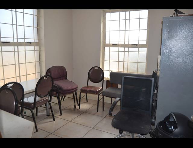 650M² WAREHOUSE FOR SALE IN KILLARNEY GARDENS